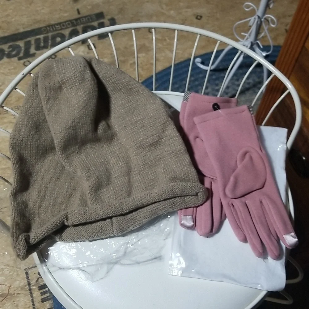 New! Slouchy Brown Hat and pink gloves duo.
